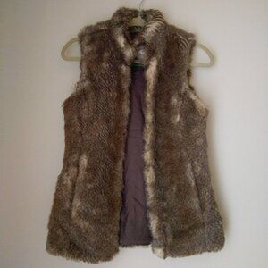 C. Wonder Women's  Size XS Sleeveless Pockets Front Faux Fur Vest
